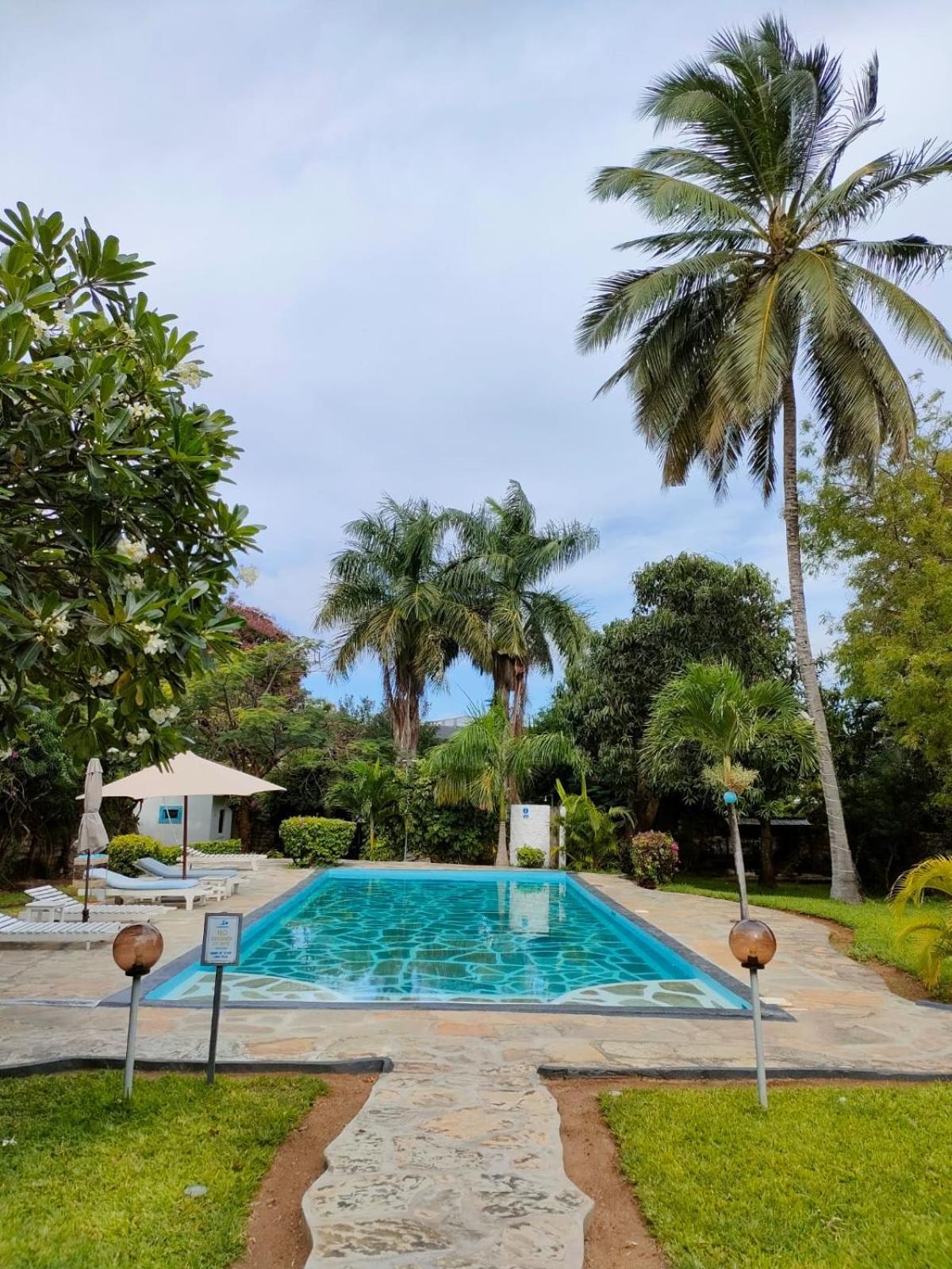White Nyumba Malindi Apartman Kültér fotó
