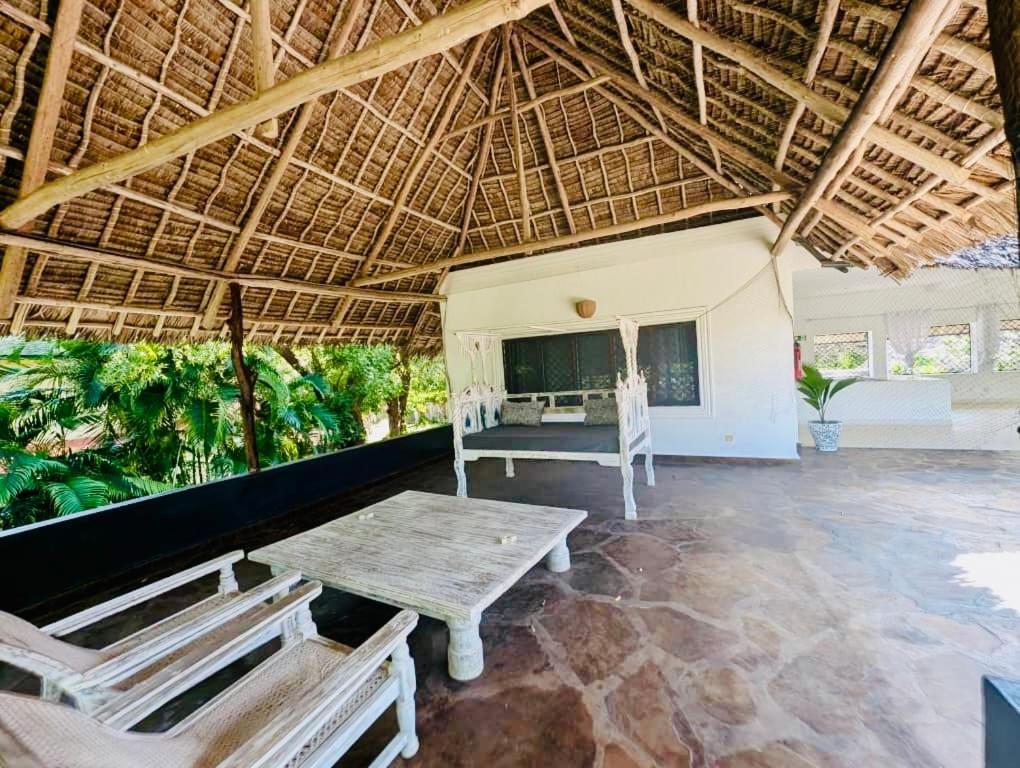 White Nyumba Malindi Apartman Kültér fotó