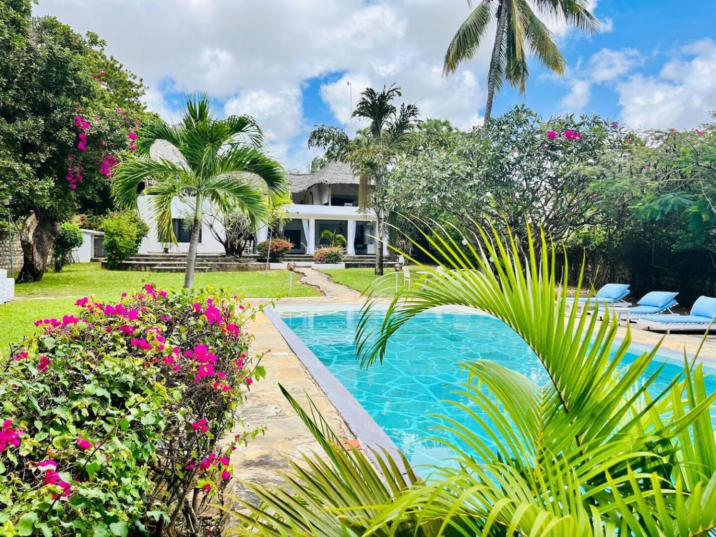 White Nyumba Malindi Apartman Kültér fotó